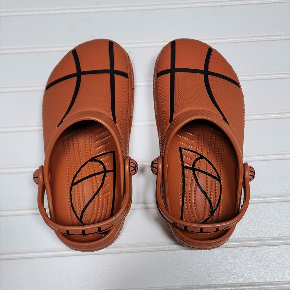 Crocs Classic Kids Sports Basketball Clogs Sandals Size 4 Big Kids Orange Black - Picture 2 of 10